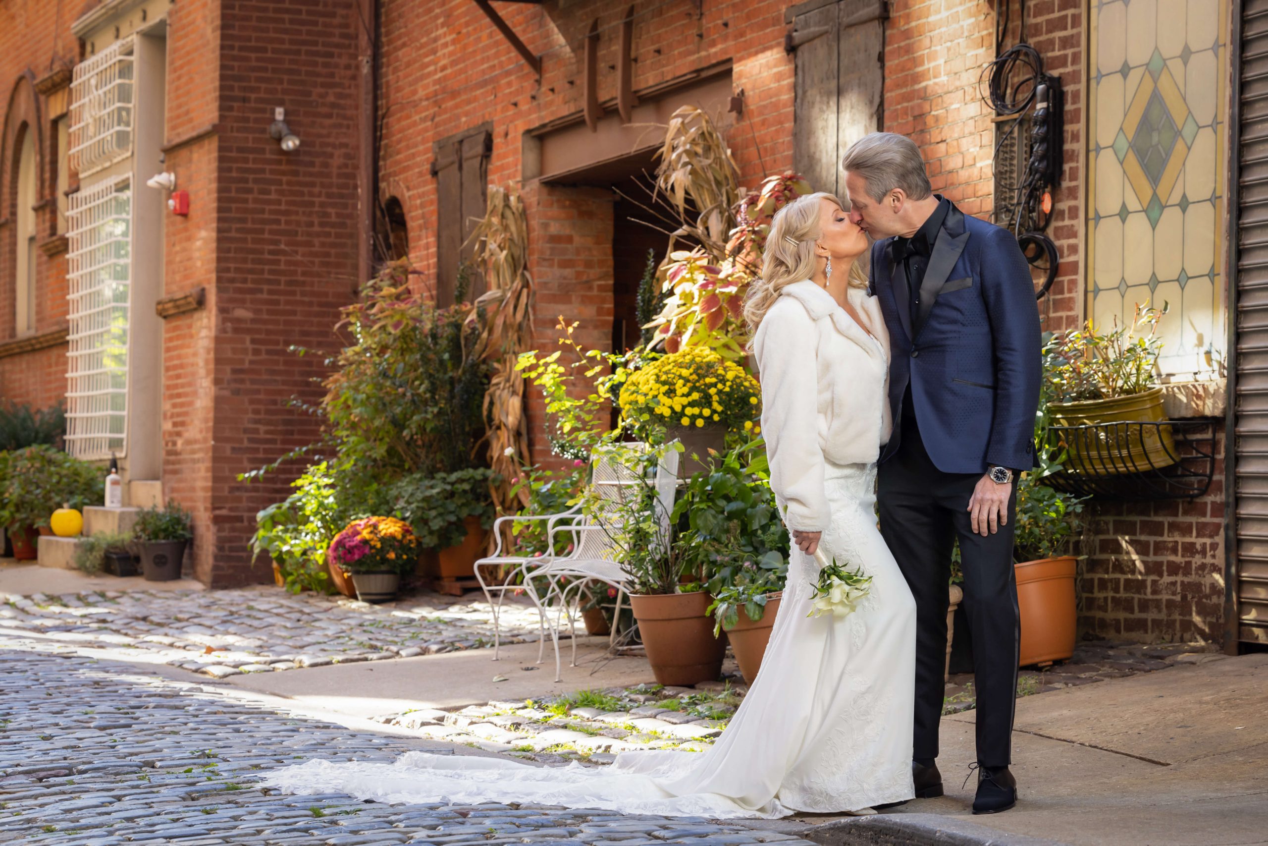 Trust an Old City Wedding Photographer to Find the Best Locations