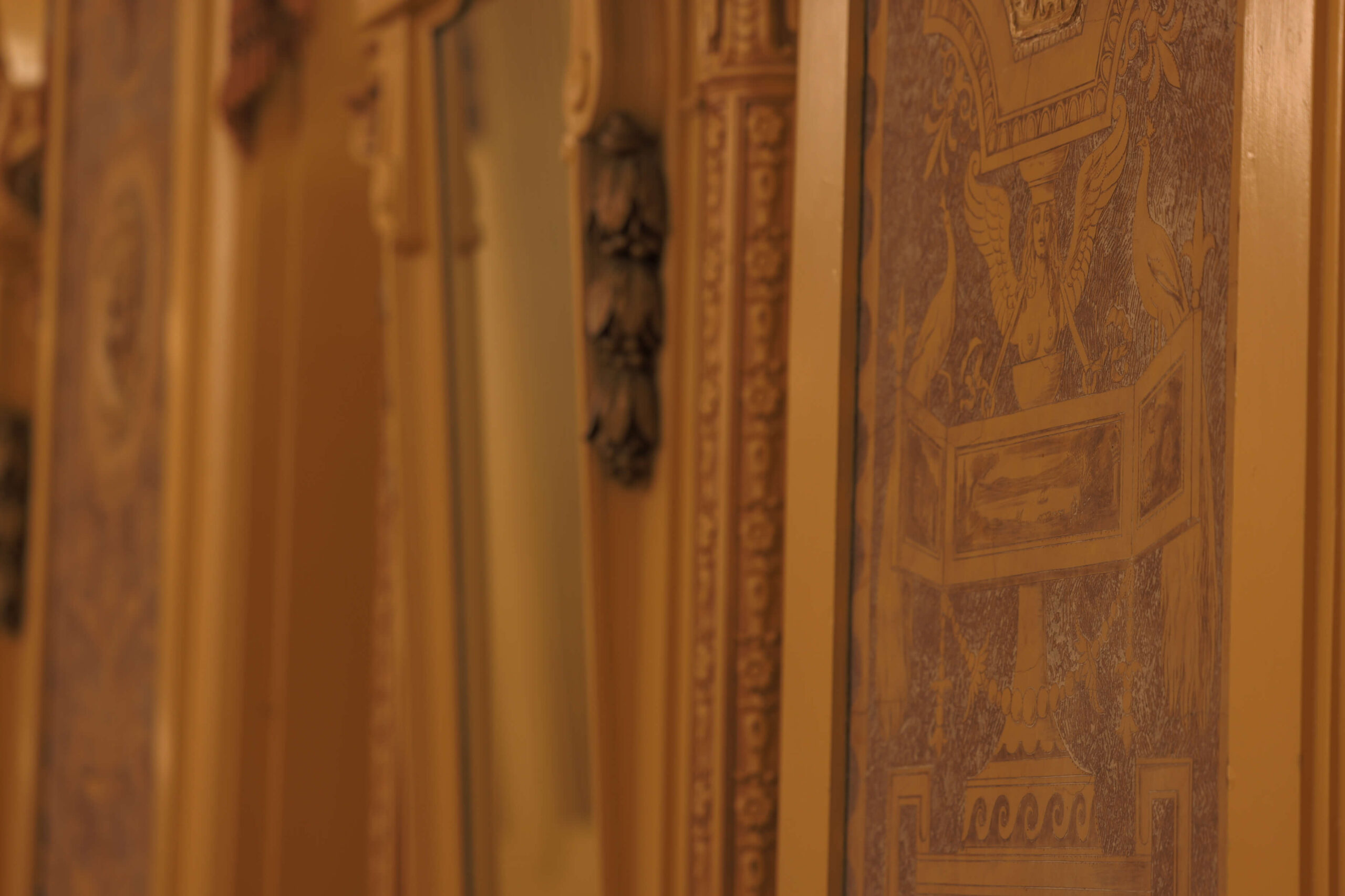 ceiling of hotel du pont in wilmington with elegant chandeliers