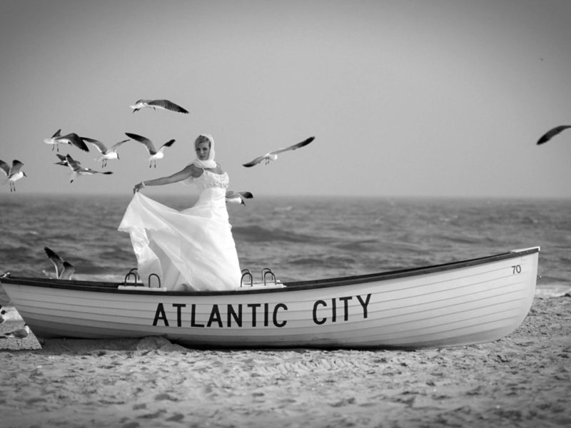 bride in atlantic city canoe